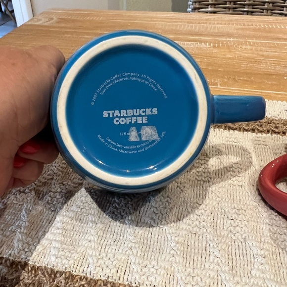 2 coffee cups! Starbucks cup. Life is good cup. - Picture 6 of 9